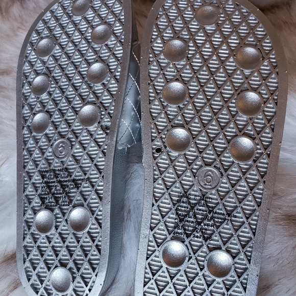 NWT Candie's Slides - Picture 4 of 4